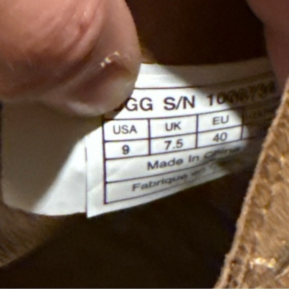 Like New - UGG Alexandra Water Resistant Wedge Bootie - Suede Chestnut - Size 9 - Picture 6 of 6